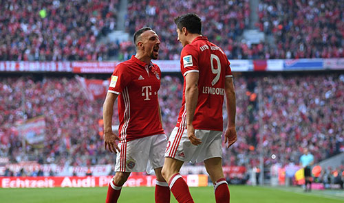  克洛普激情指挥显威力，德甲名帅运筹帷幄决胜  